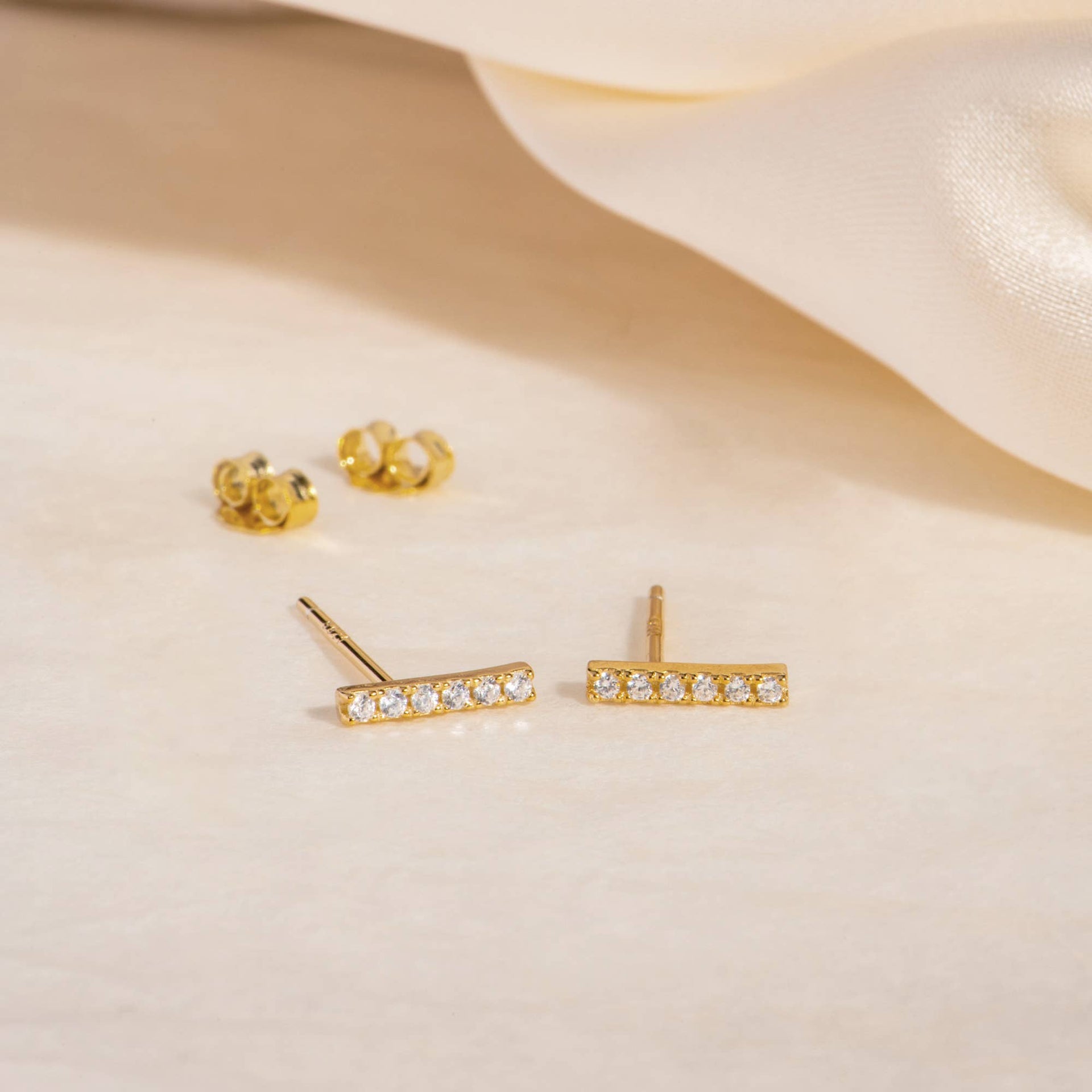 Pave Bar Studs